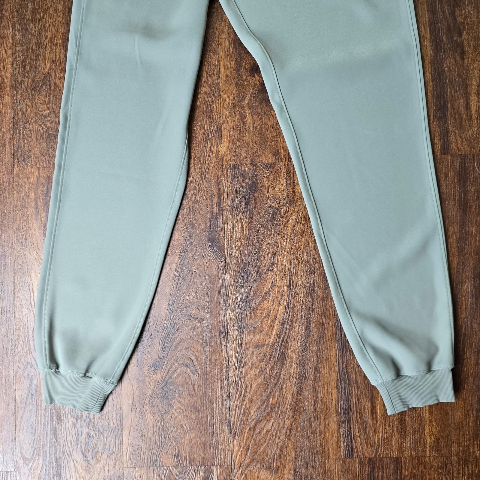 Lululemon On The Fly Jogger - Silverscreen - Size 4 - Style # W5BZDSq - Thumbnail 6