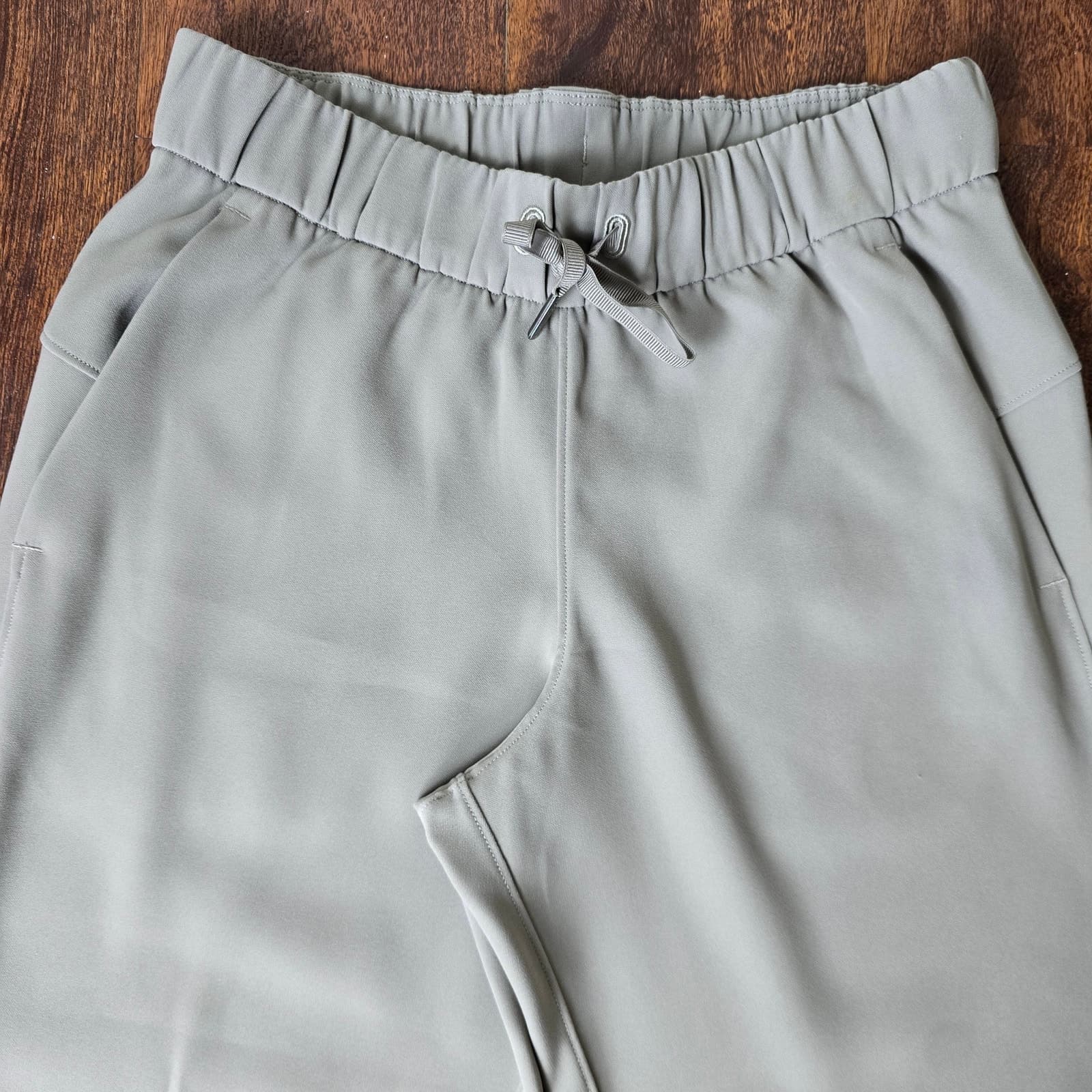 Lululemon On The Fly Jogger - Silverscreen - Size 4 - Style # W5BZDSq - Thumbnail 4