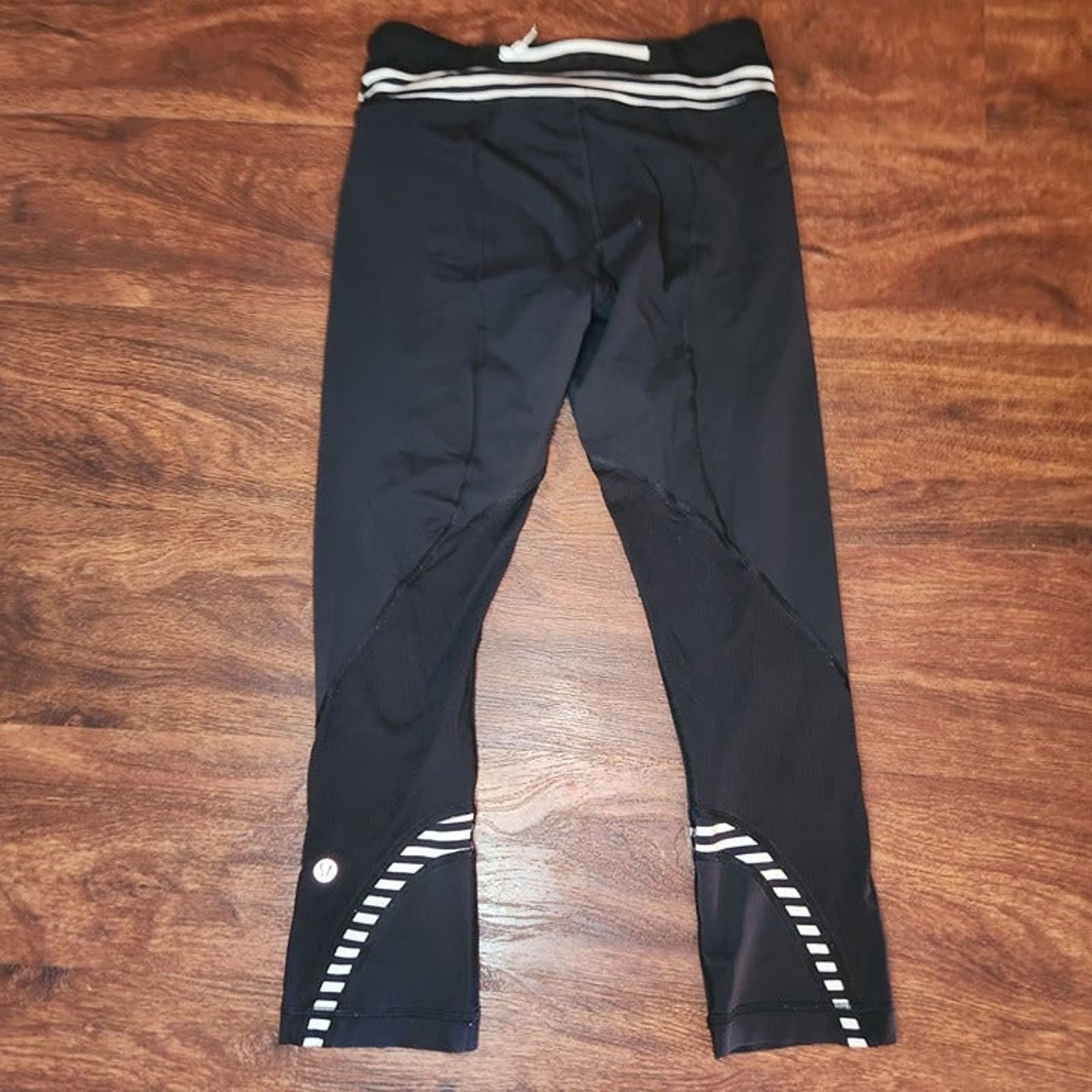 Lululemon Run Inspire Crop Mid-Rise Leggings Black/White Size 4 - Thumbnail 2