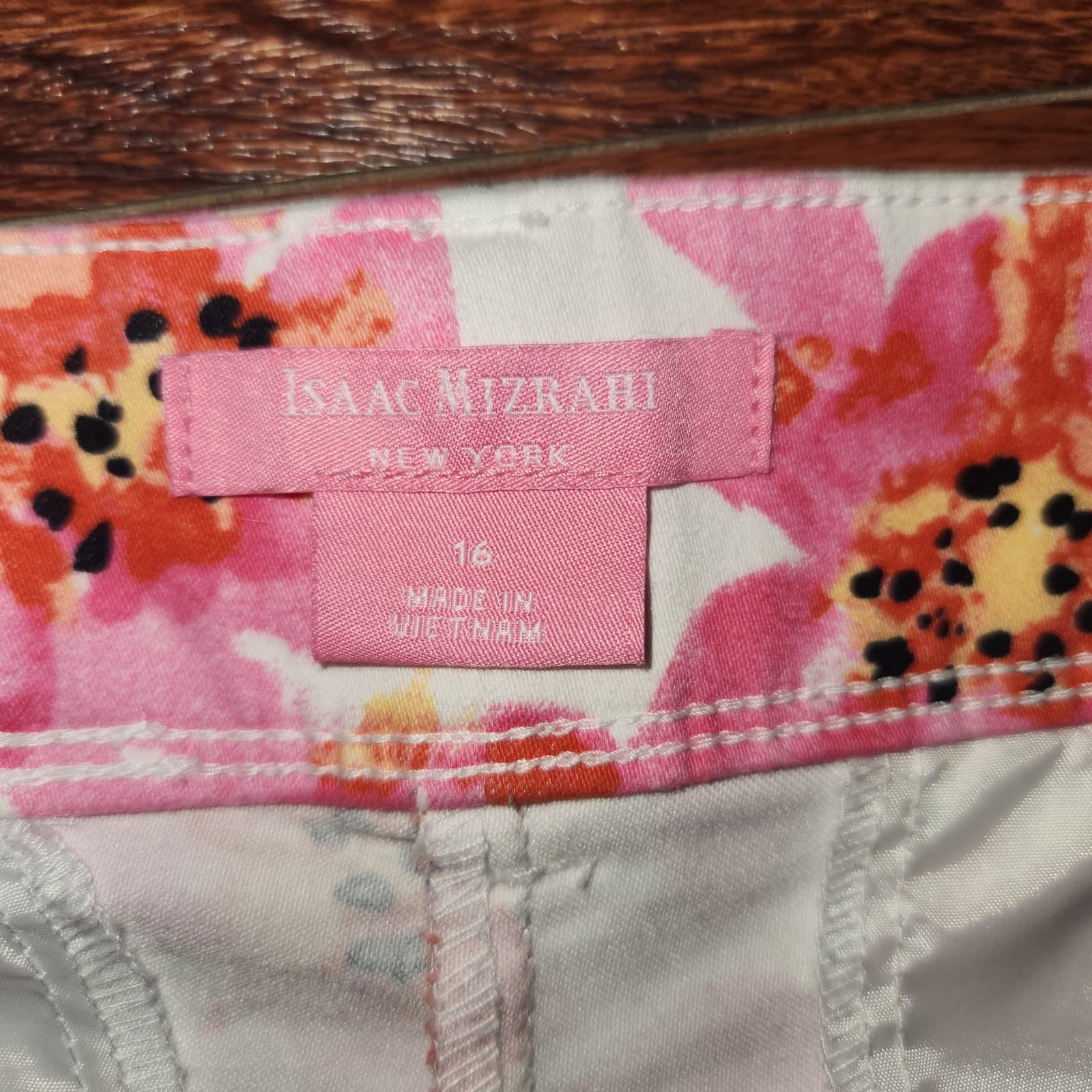 Isaac Mizrahi Pink Watercolor Floral Print High RIse Shorts, Plus Size 16 - Thumbnail 7