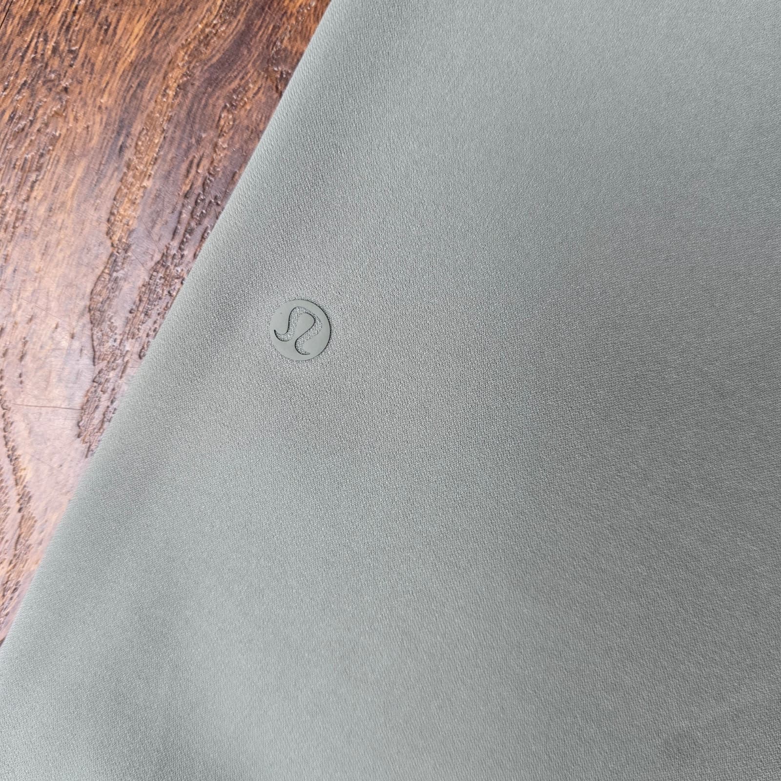 Lululemon On The Fly Jogger - Silverscreen - Size 4 - Style # W5BZDSq - Thumbnail 9