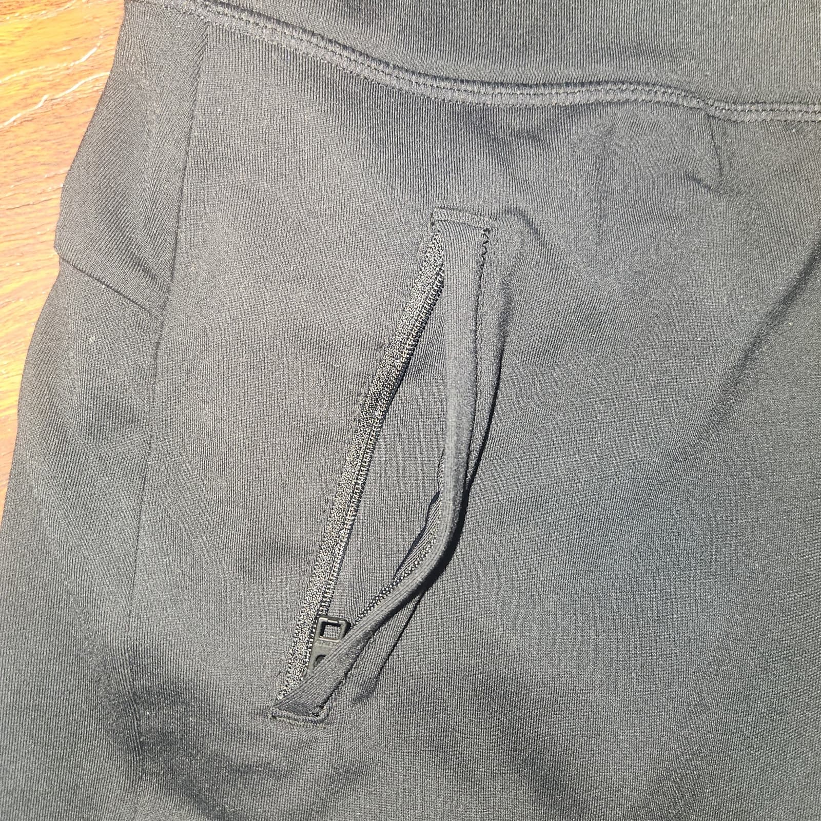 Athleta Men's Black Modern Metro Shorts, Small, Style #: 210243 - Thumbnail 4