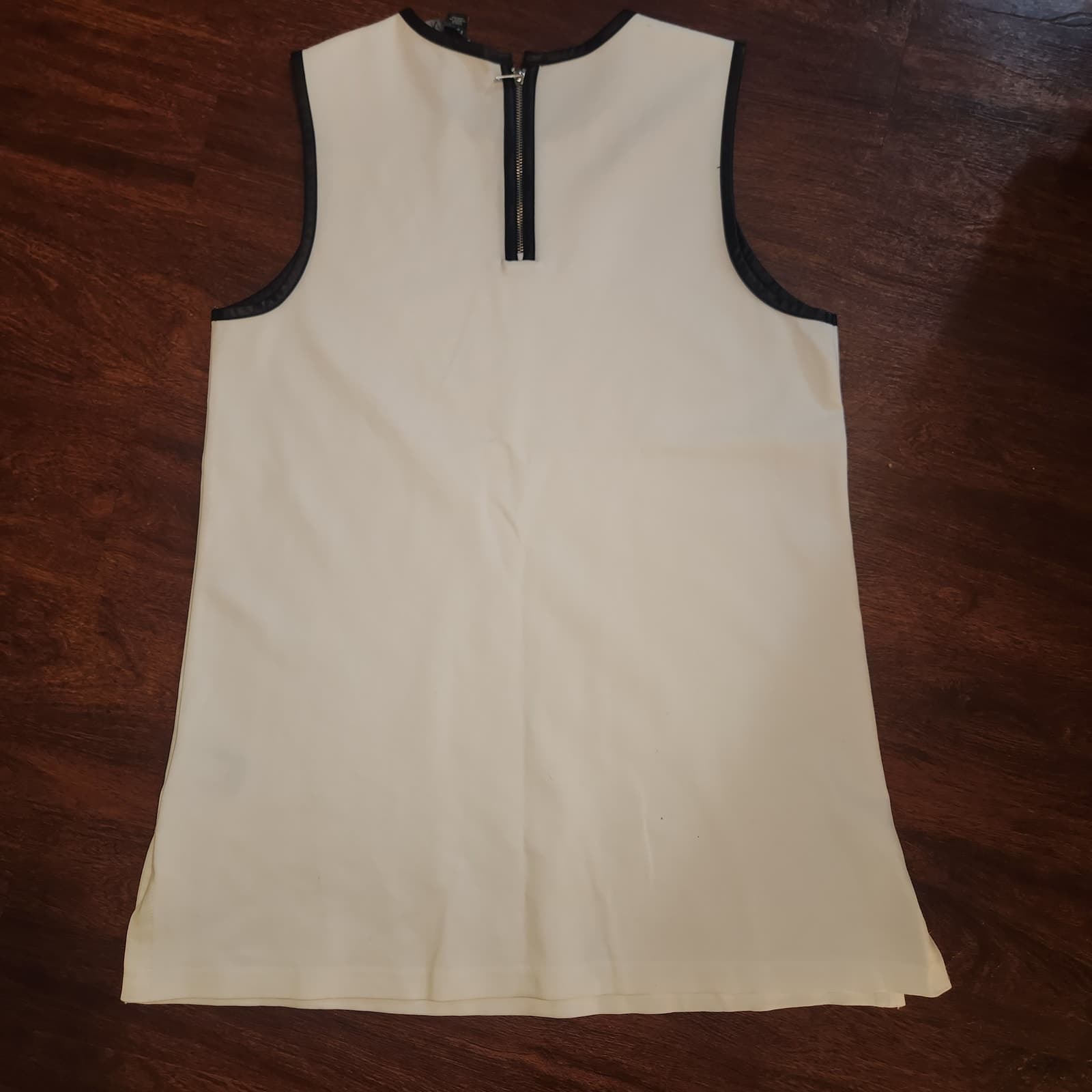 LAUREN Ralph Lauren Sleeveless White Tank Faux Leather Trim, Back Zipper Medium - Thumbnail 2