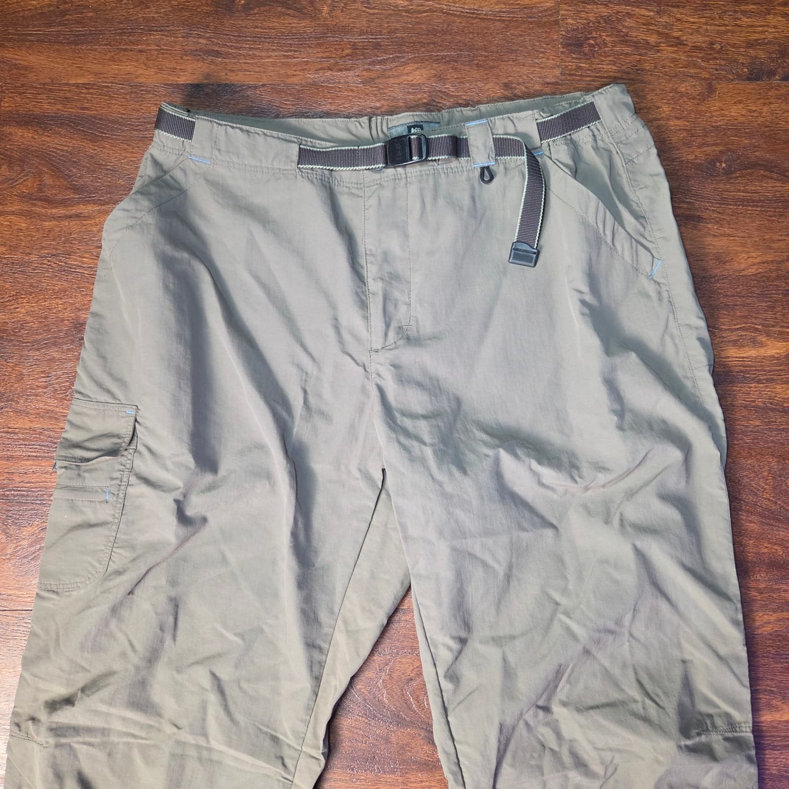 REI Women's Denali 100% Nylon Belted Roll Up Pants UPF 30 Khaki Size 14 - Thumbnail 3
