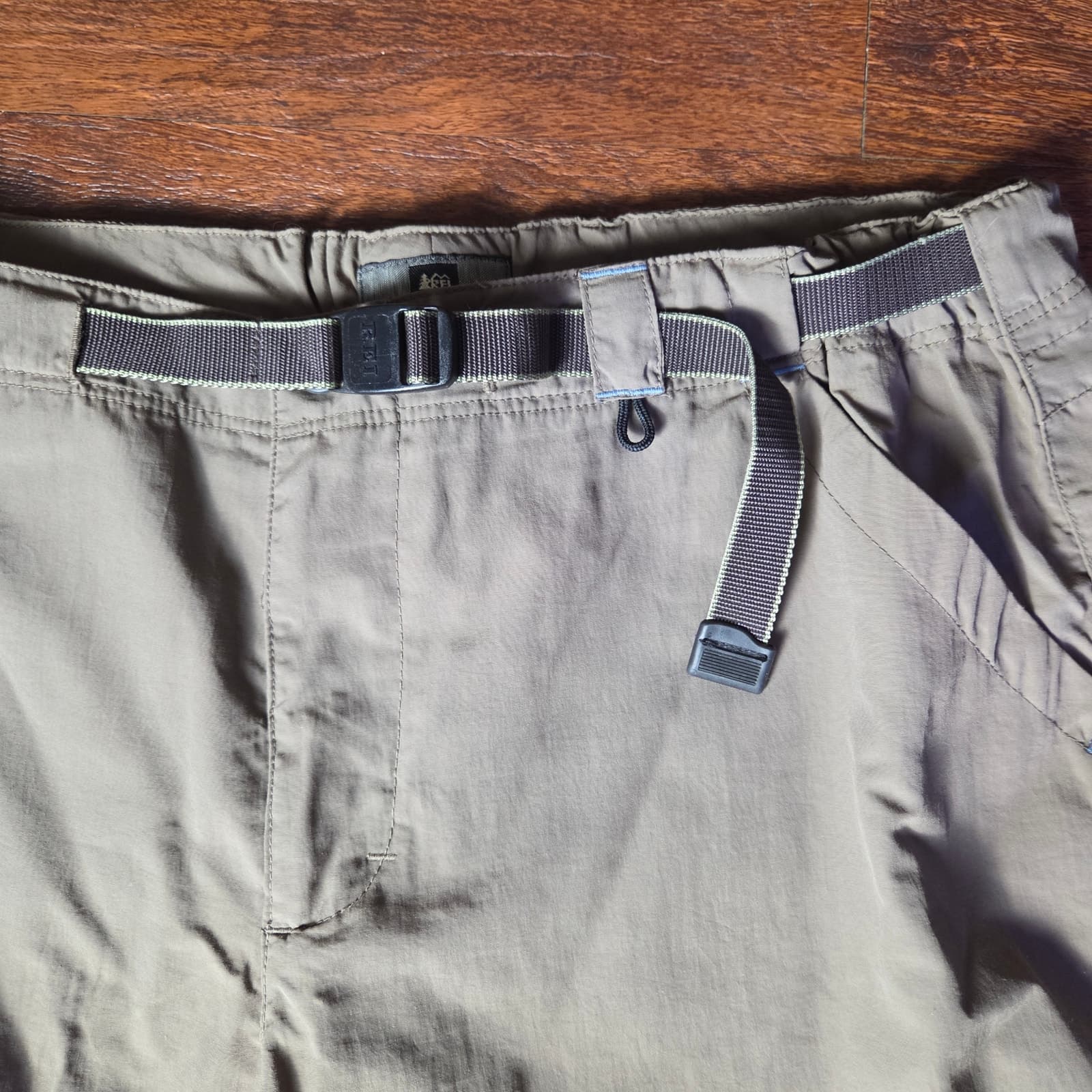 REI Women's Denali 100% Nylon Belted Roll Up Pants UPF 30 Khaki Size 14 - Thumbnail 4