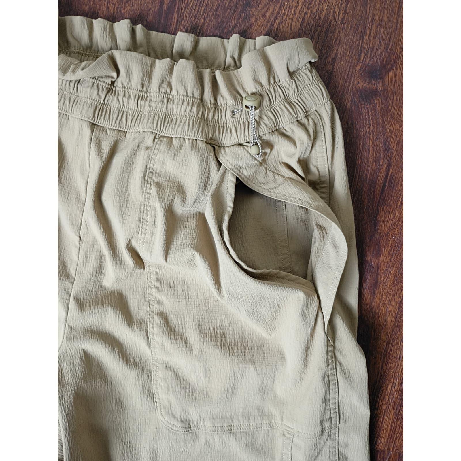 Athleta Trekkie High Rise Parachute Pant - Celadon Tint - Size 6 - Thumbnail 3