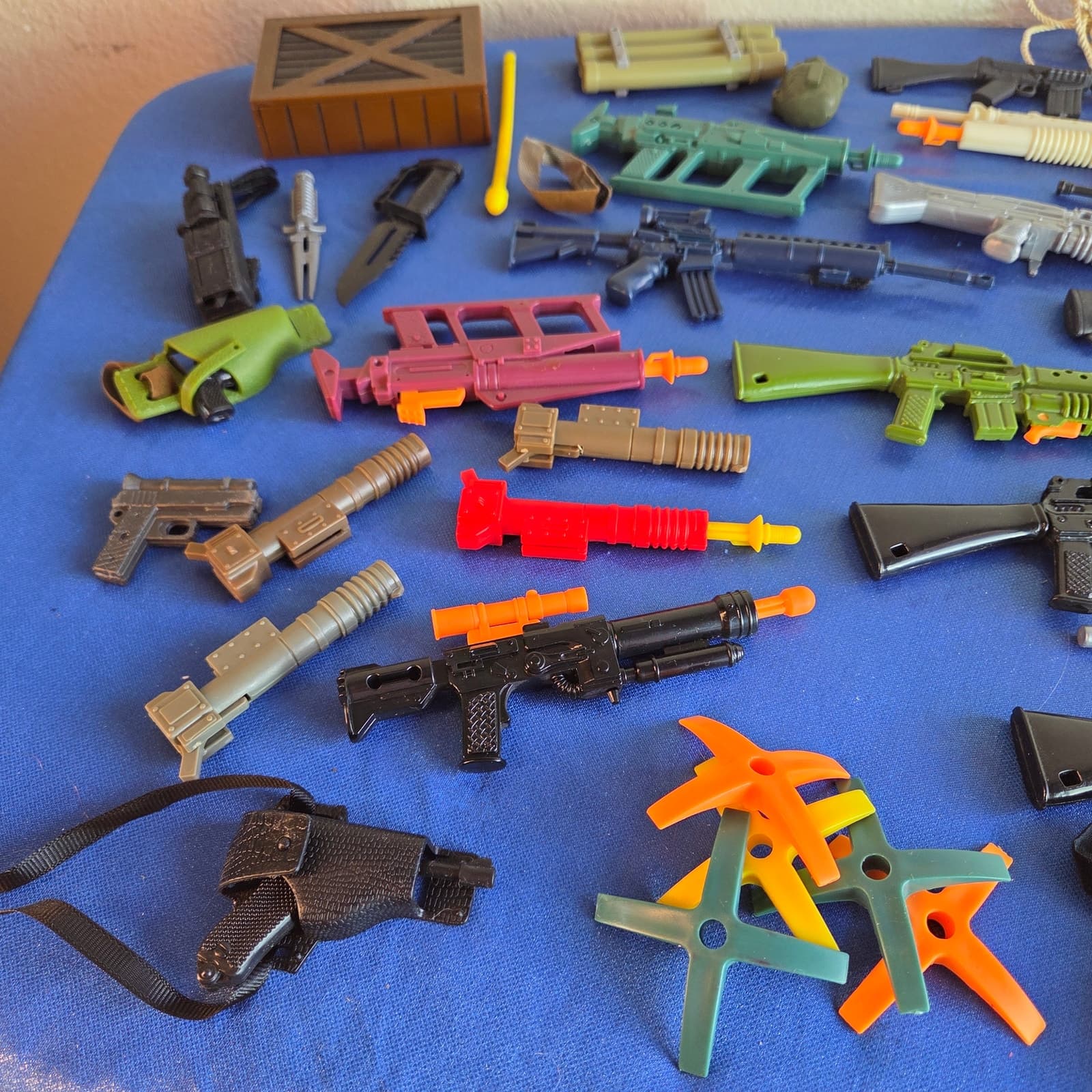 VINTAGE HUGE 50+ piece bundle 90's GI JOE weapons guns knives missile launchers - Thumbnail 3