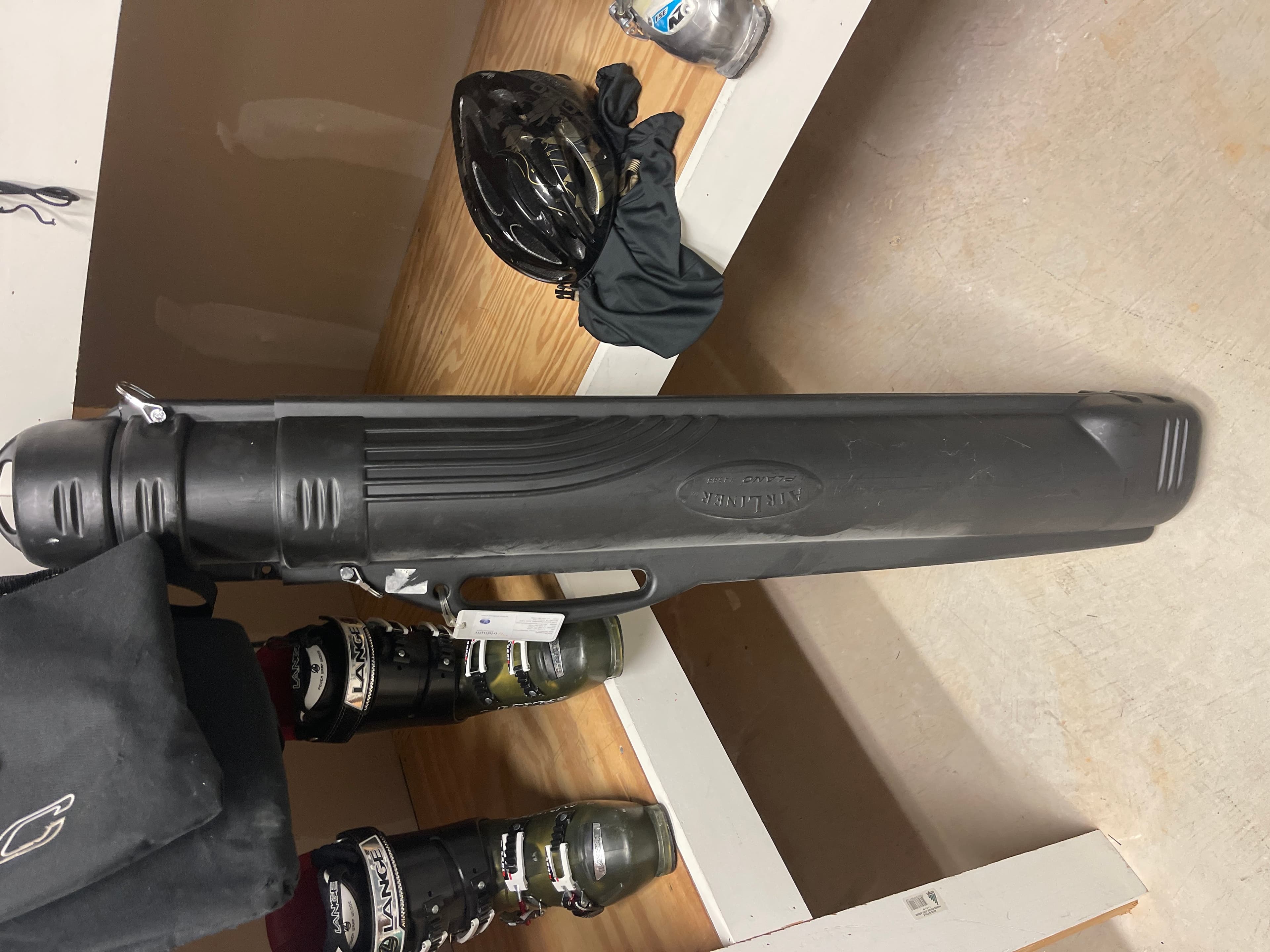 PLANO GUIDE SERIES AIRLINER TELESCOPING FISHING ROD POLE HARD CASE 4588 - Image 1