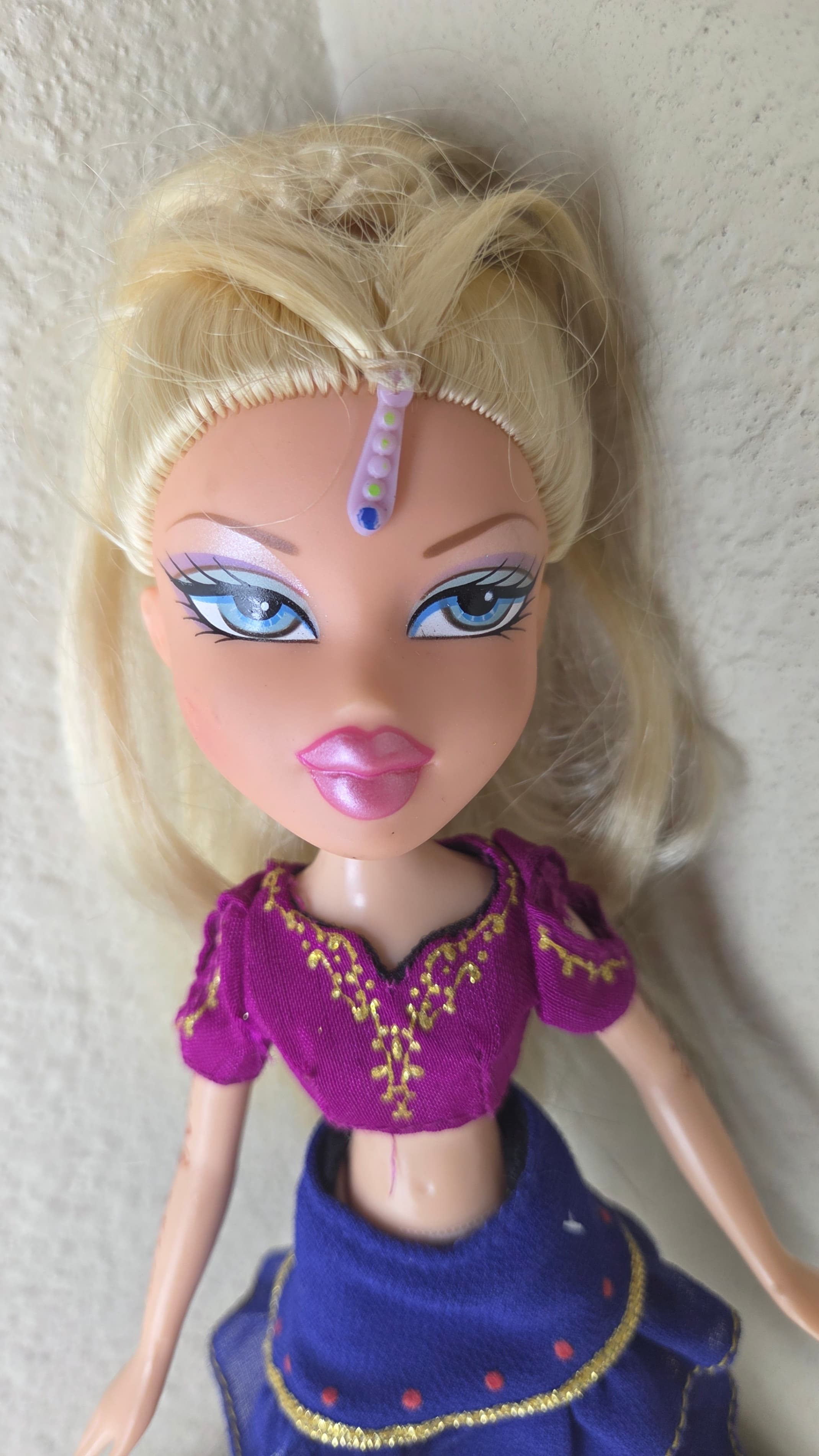 Bratz Vintage Genie Magic Dolls Bundle - Yasmin, Cloe, Meygan - Thumbnail 2