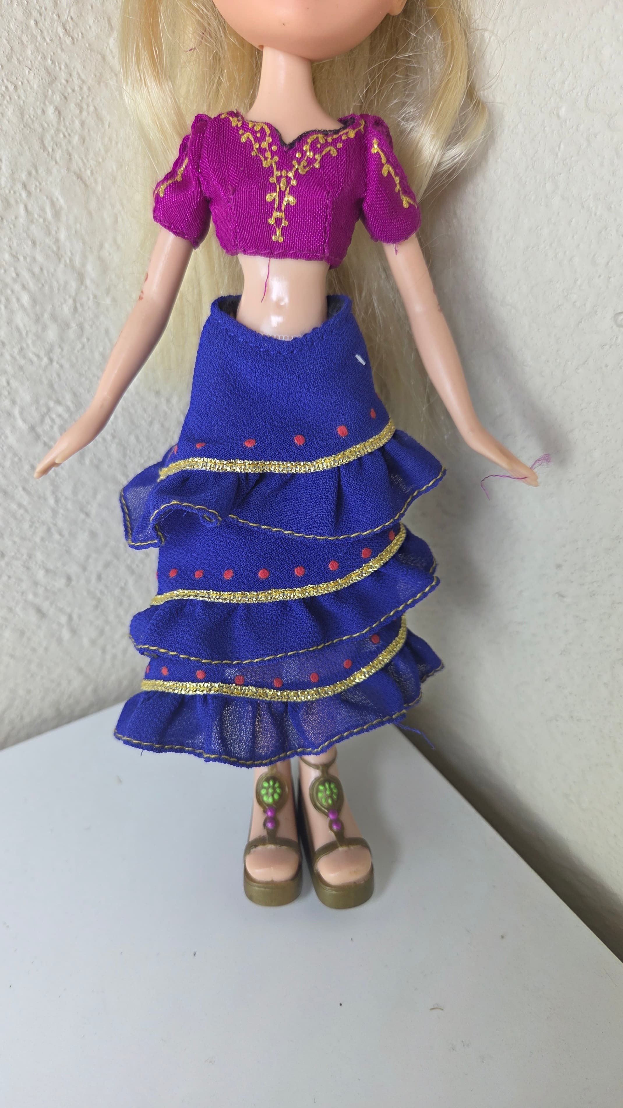 Bratz Vintage Genie Magic Dolls Bundle - Yasmin, Cloe, Meygan - Thumbnail 3