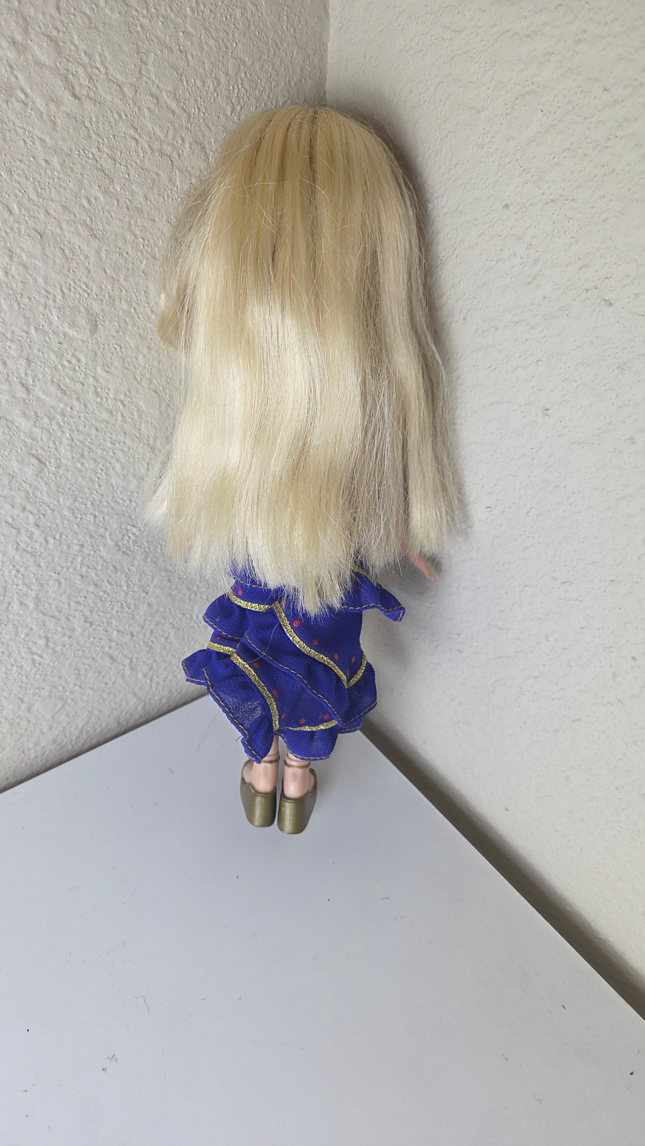 Bratz Vintage Genie Magic Dolls Bundle - Yasmin, Cloe, Meygan - Thumbnail 4