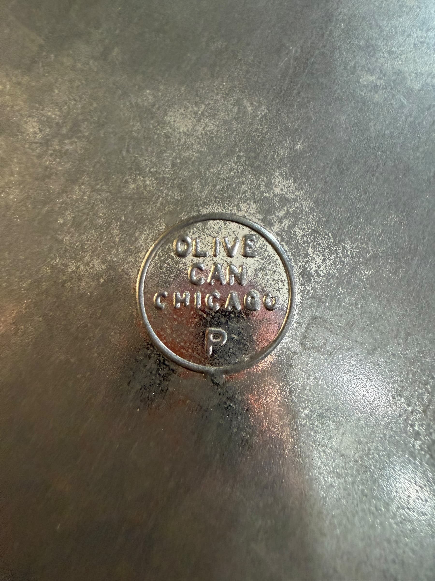 Vintage 1940s Hampshire House Hotel Fruitcake Tin Olive Can Chicago Embossed Red - Thumbnail 5