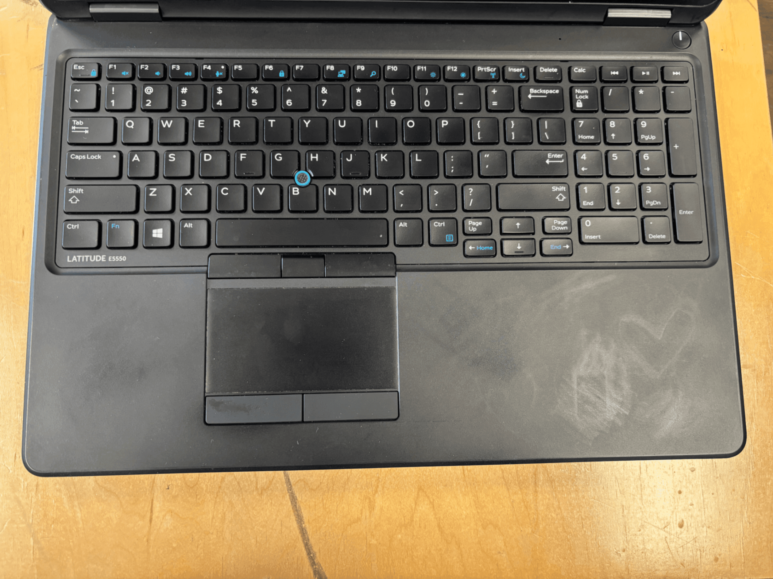 Dell Latitude 5550 - Thumbnail 2