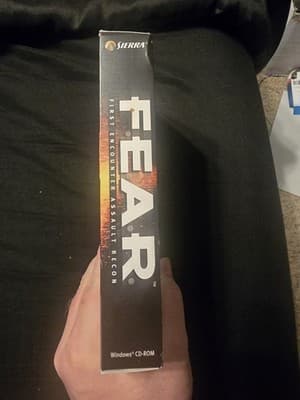 F.E.A.R.: First Encounter Assault Recon (PC, 2005) - Thumbnail 4