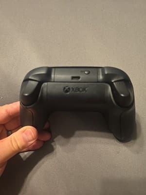 Microsoft Wireless Controller for Xbox Series X/S with Adapter for Windows 10 - - Thumbnail 3