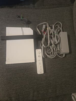 Nintendo Wii Console - White GameCube Compatible Tested Working With Controler - Image 1