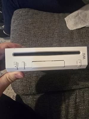 Nintendo Wii Console - White GameCube Compatible. CD Drive Not Working - Thumbnail 2