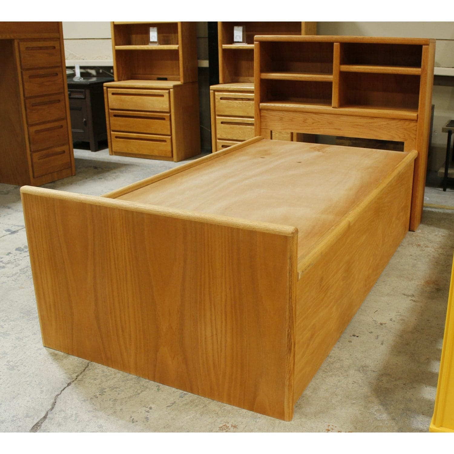 Oak Twin Captain's Bed W/Drawers - Thumbnail 3