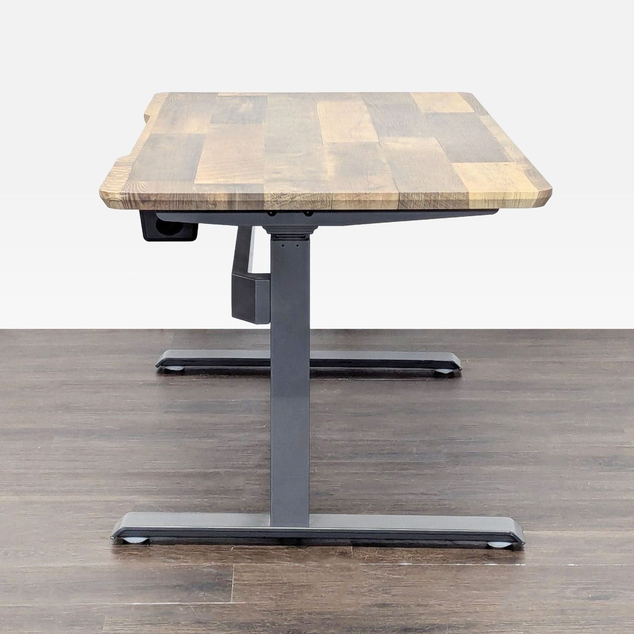 Varidesk Electric Adjustable Height Standing Desk with Wood Finish Top - Thumbnail 3