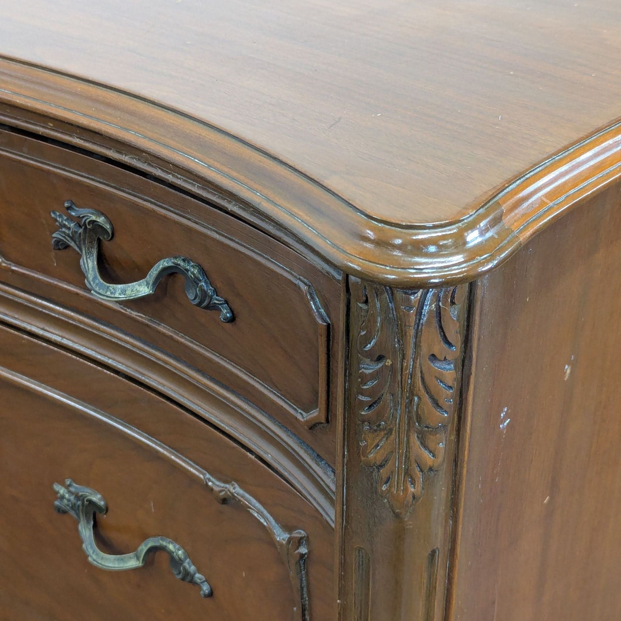 John Stuart Inc. Classic Wooden Dresser with Curved Drawers and Ornate Detailing - Thumbnail 7