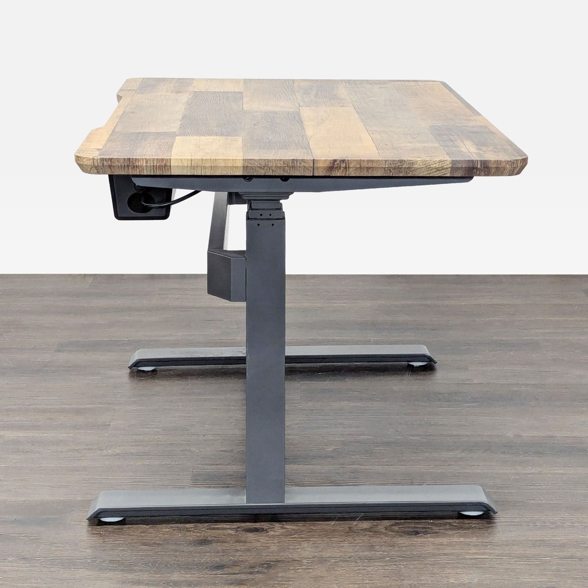 Varidesk Electric Adjustable Standing Desk - Wood Finish - Thumbnail 8