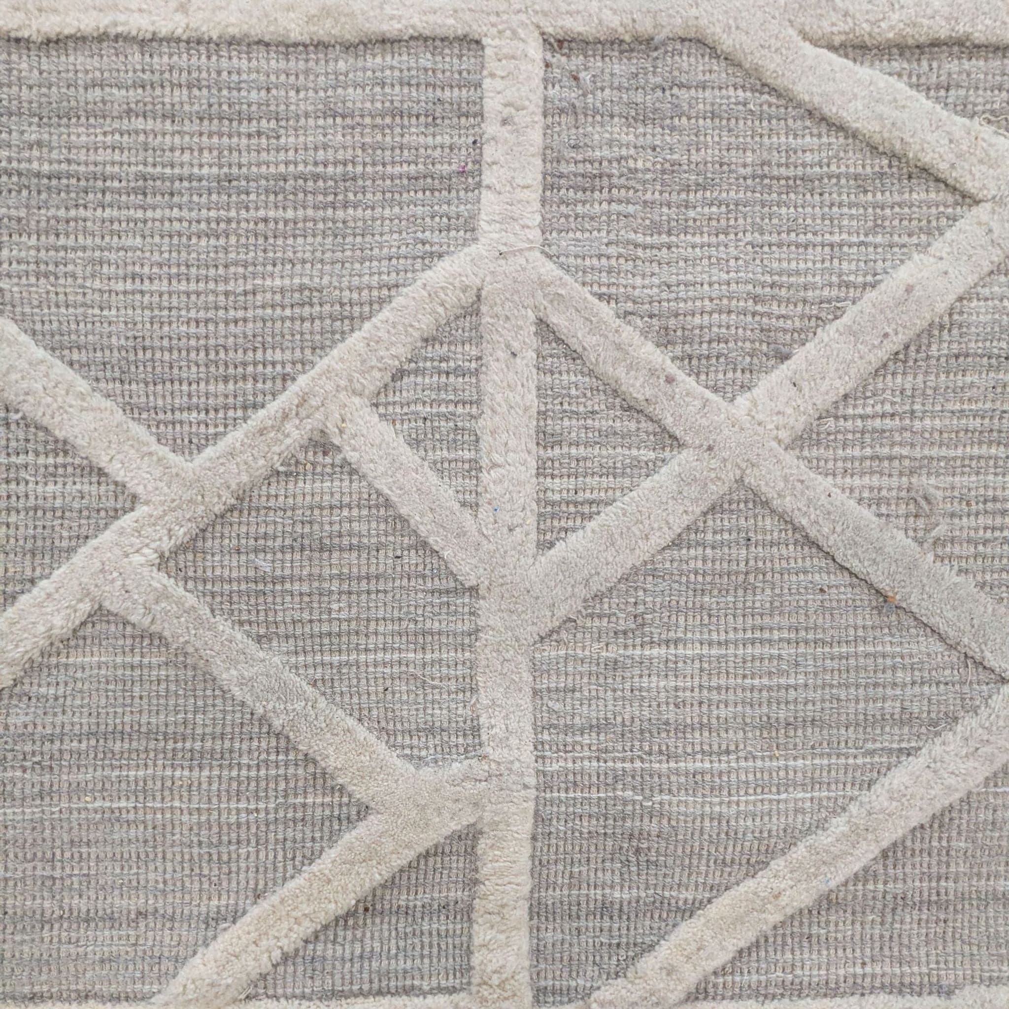 Signature Design by Ashley Modern Geometric Karah 8x10 Area Rug, Gray and Cream - Thumbnail 4