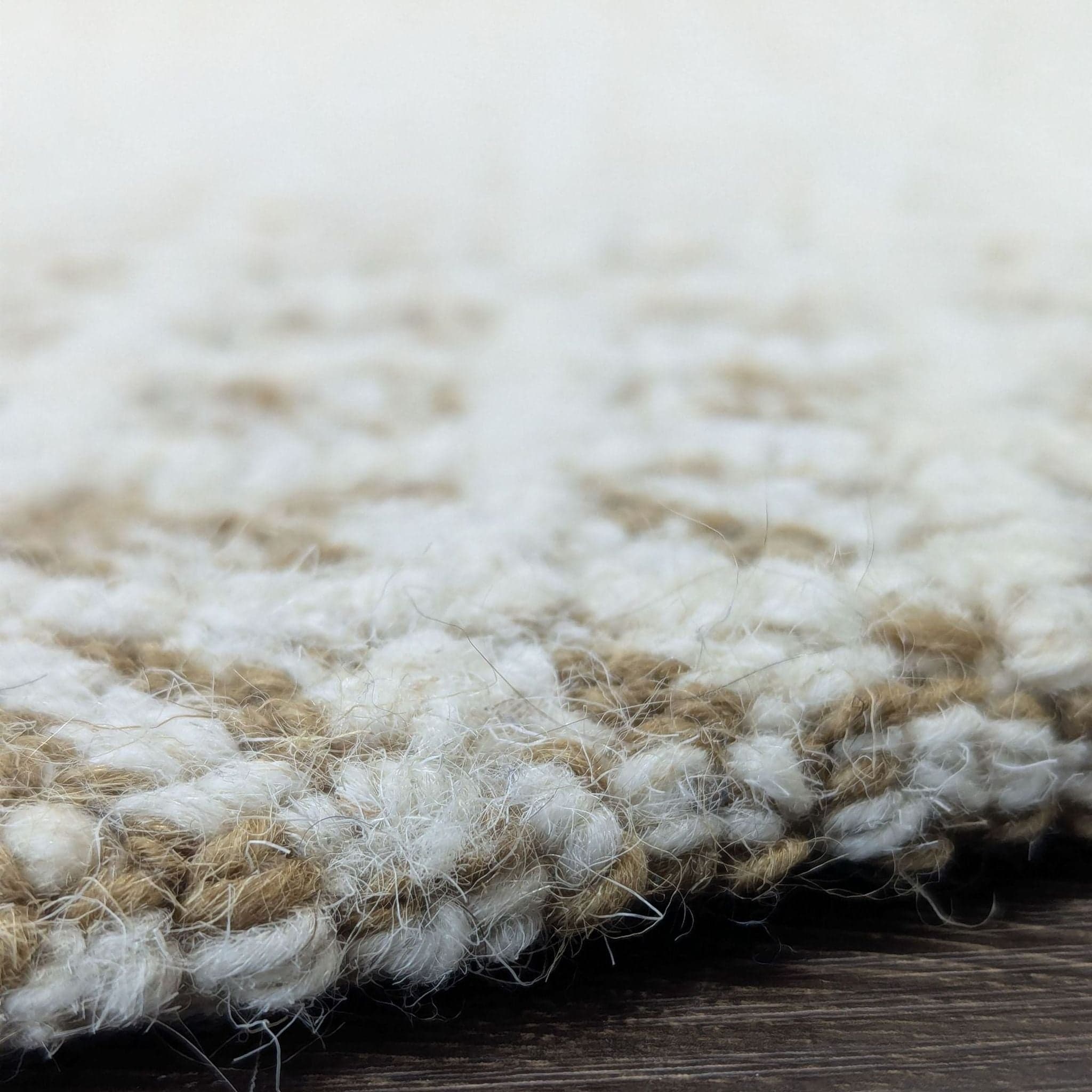 Safavieh 5’ Beige/Ivory Wool Micro-Loop Round Area Rug - Thumbnail 4