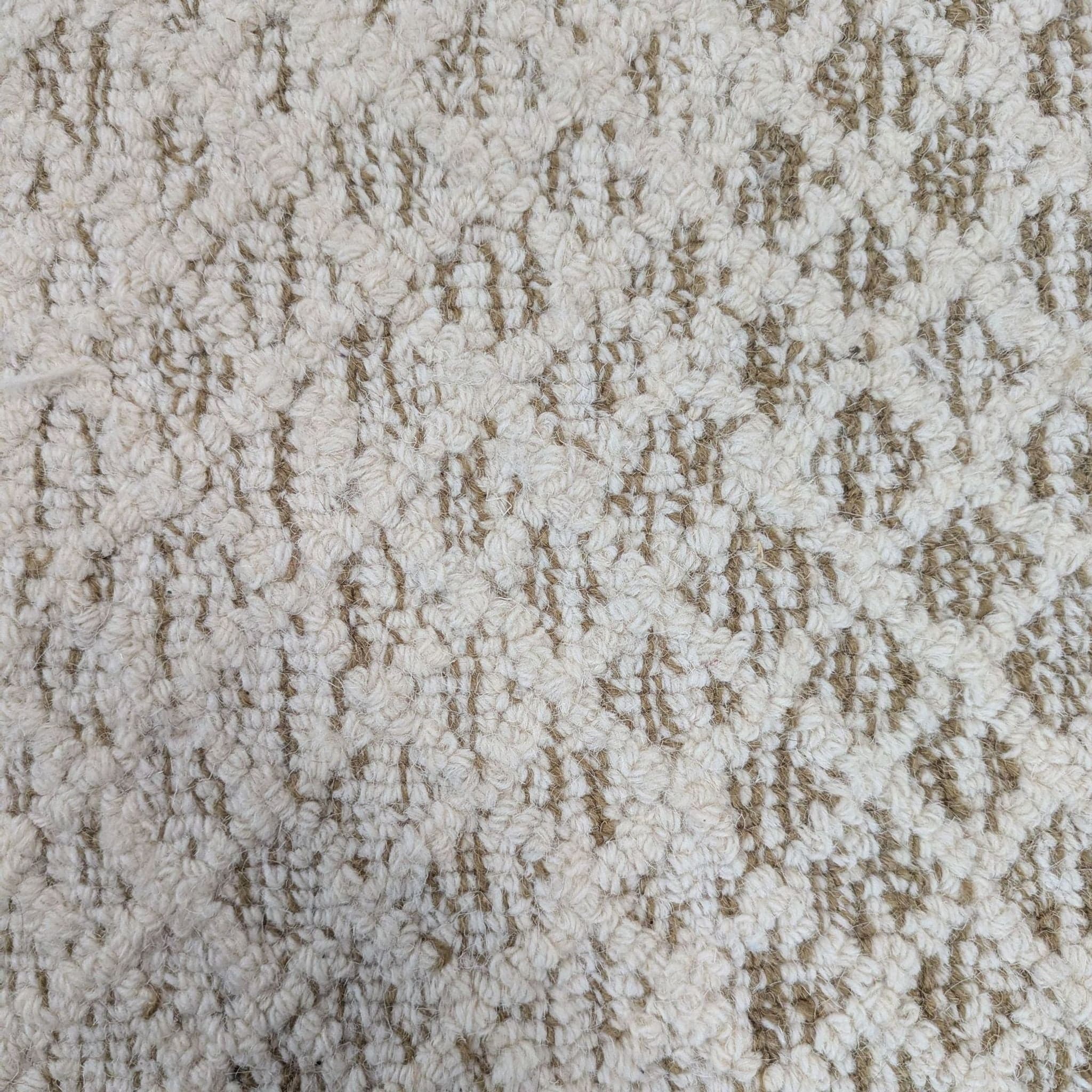 Safavieh 5’ Beige/Ivory Wool Micro-Loop Round Area Rug - Thumbnail 2