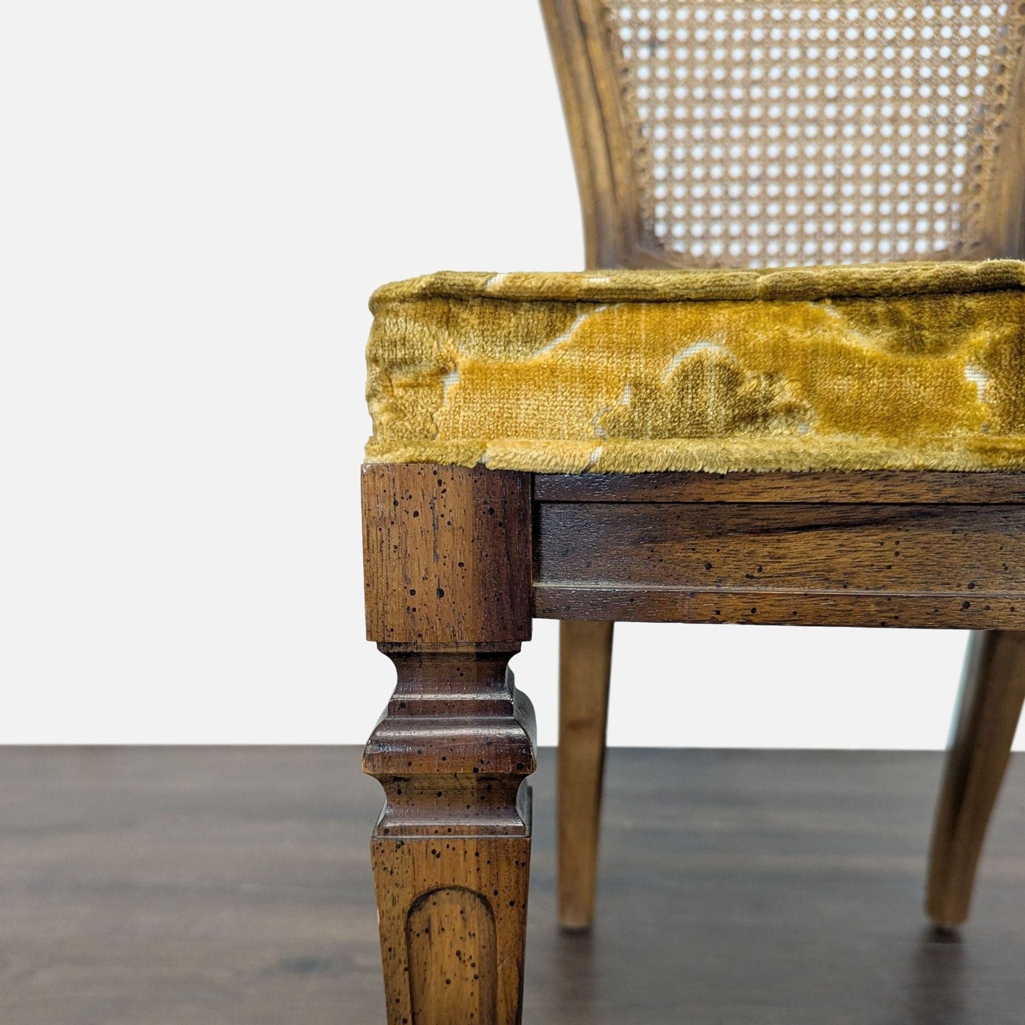 Set of Four Vintage Century Furniture Dining Chairs - Thumbnail 9