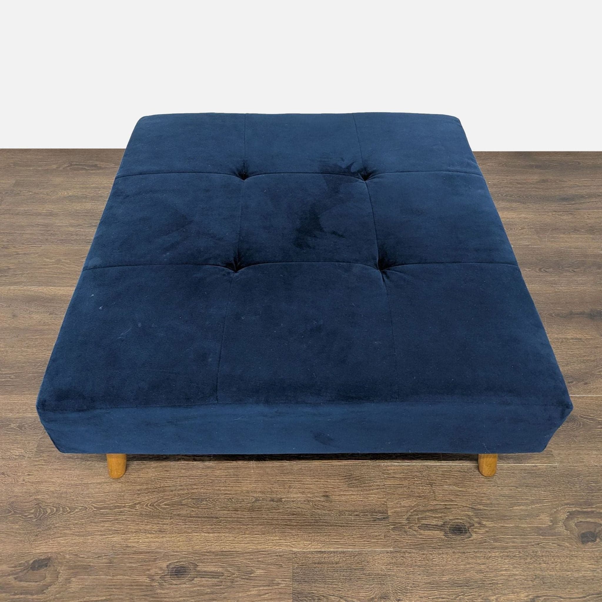 Tufted Ottoman on Wood Legs - Thumbnail 5