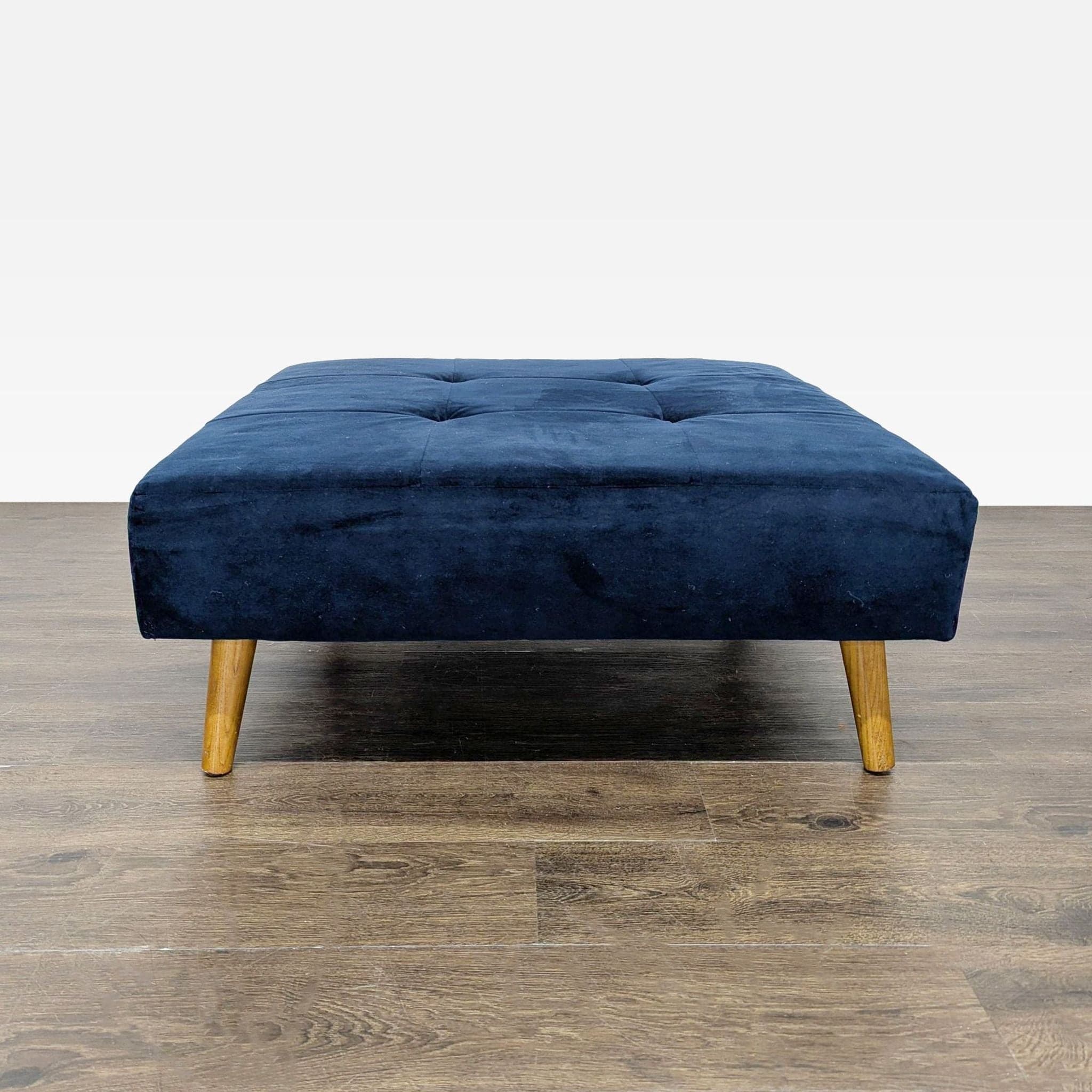 Tufted Ottoman on Wood Legs - Thumbnail 3
