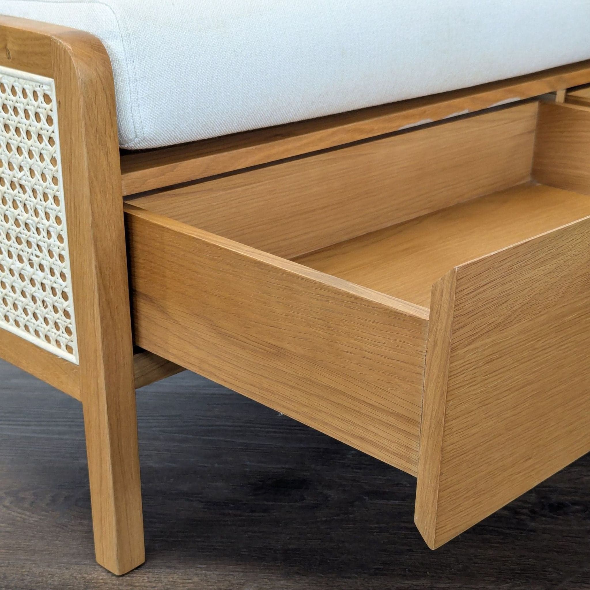 Article Storage Bench with Cushion - Thumbnail 7