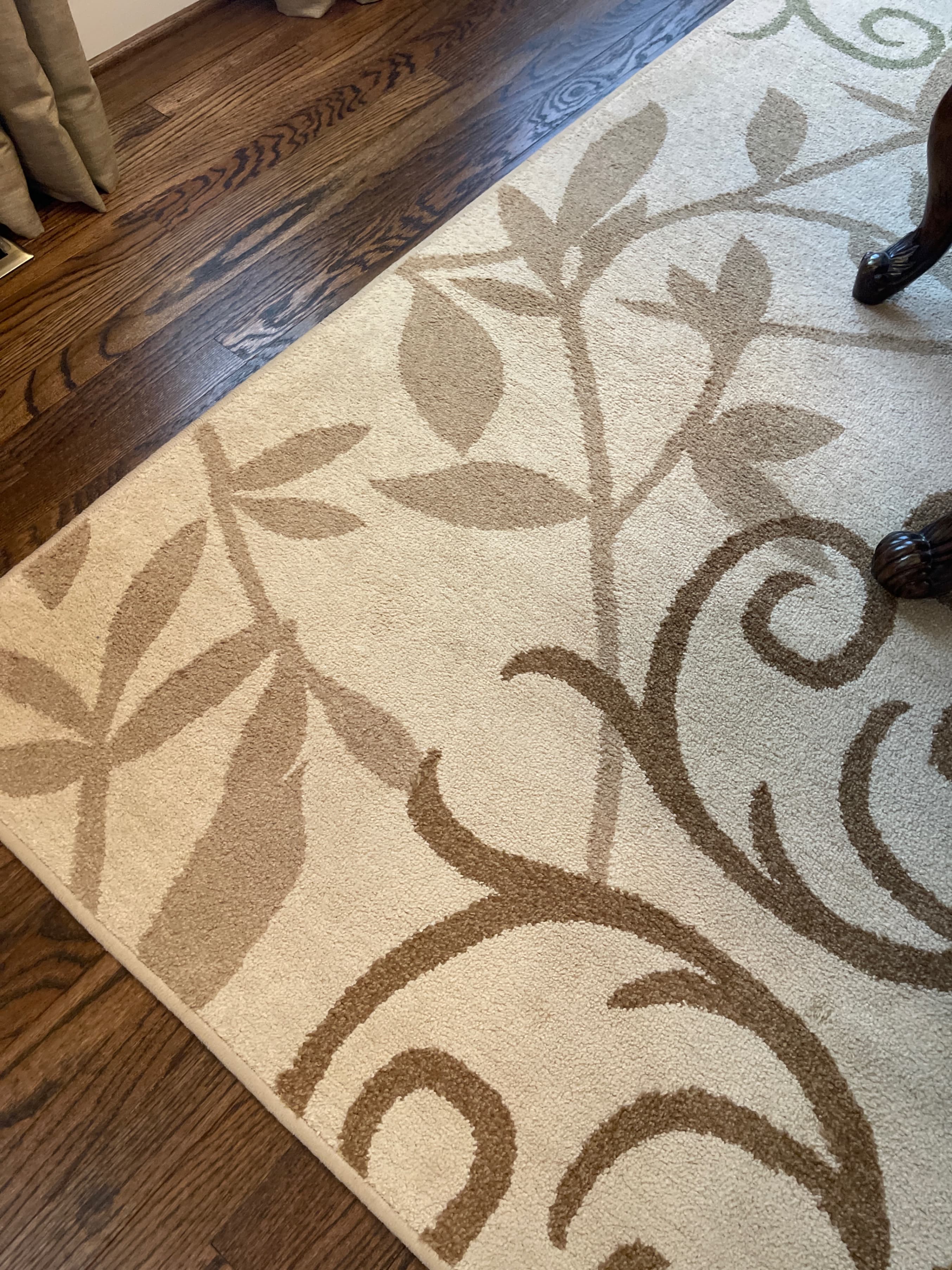 Beige rug - Image 1