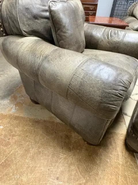 Lane Brown Leather Chair And Ottoman With Brass Nailheads - Thumbnail 4