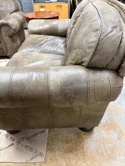 Lane Brown Leather Loveseat With Brass Nailheads - Thumbnail 4