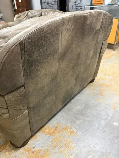 Lane Brown Leather Loveseat With Brass Nailheads - Thumbnail 5
