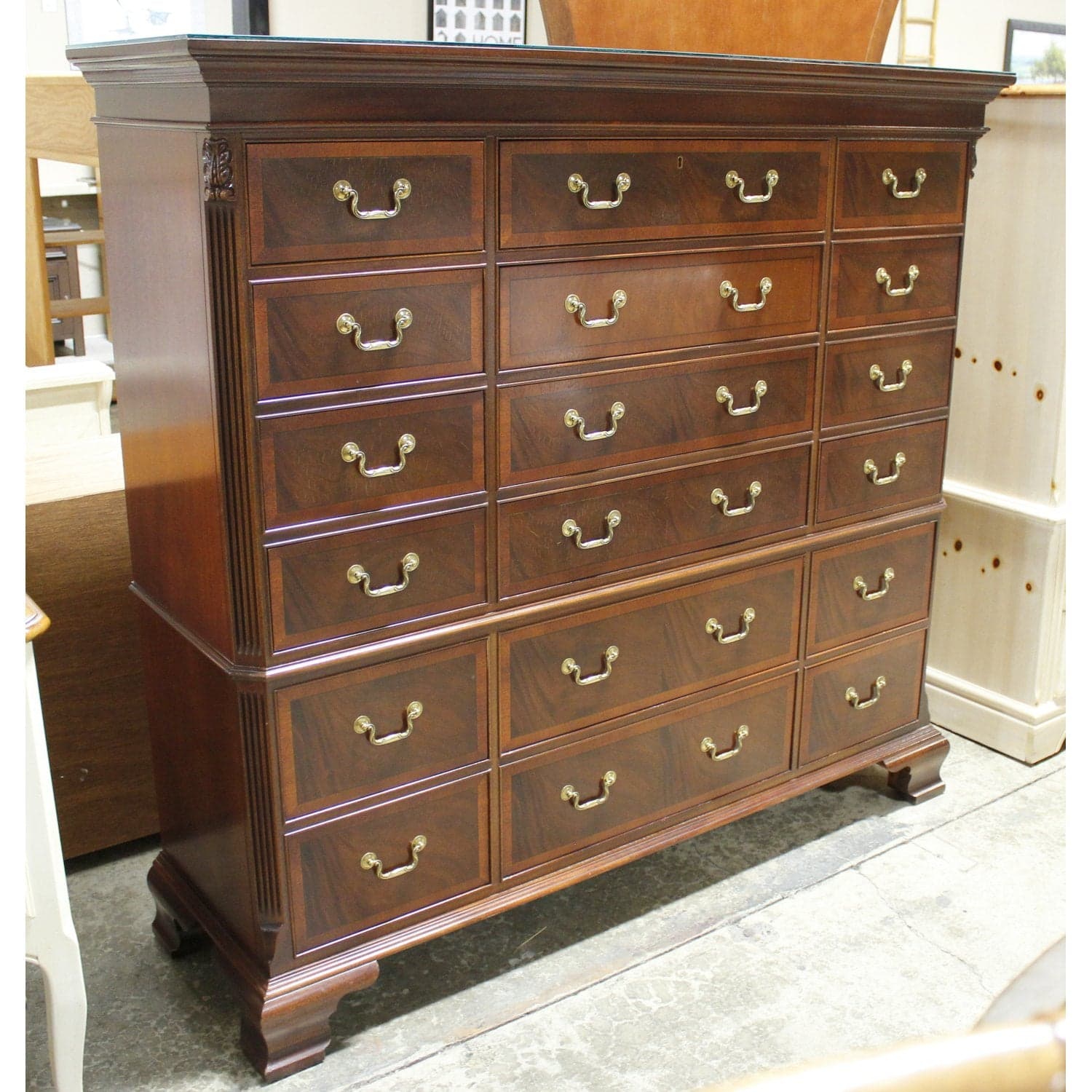 Ethan Allen 18 Drawer Dresser - Mahogany Finish - Thumbnail 3