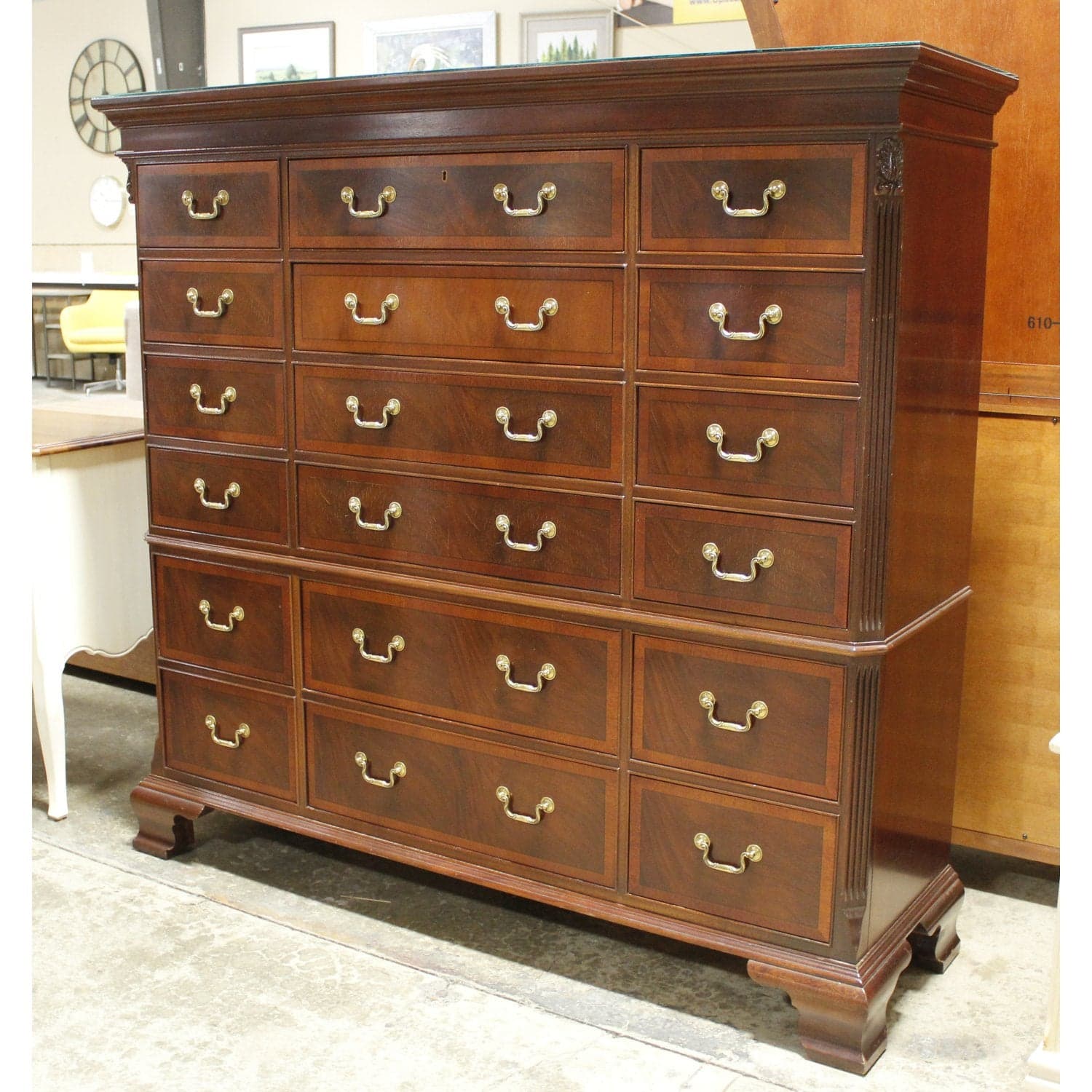 Ethan Allen 18 Drawer Dresser - Mahogany Finish - Thumbnail 4