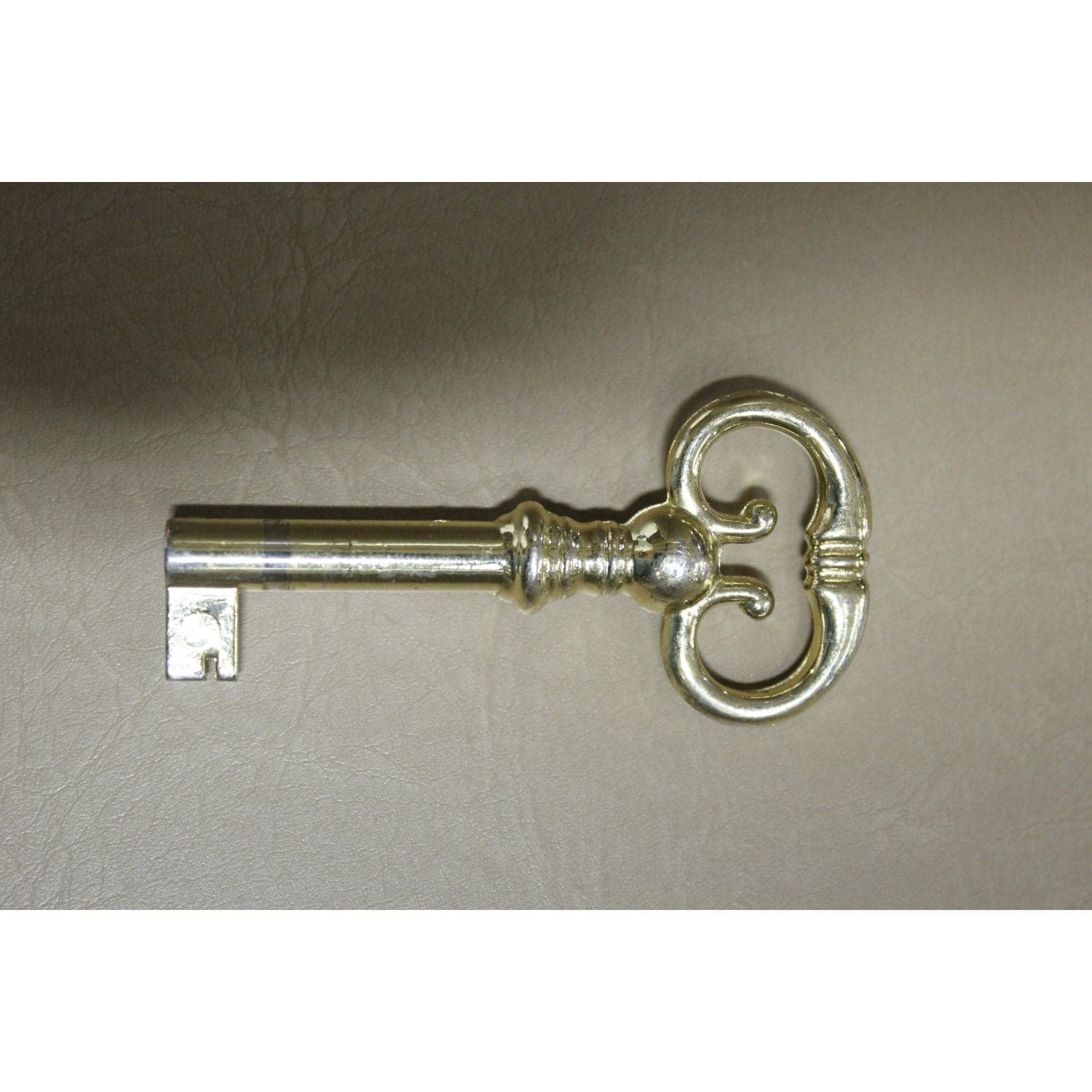 Ethan Allen 18 Drawer Dresser - Mahogany Finish - Thumbnail 8