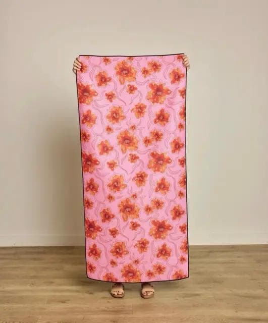 *NEW* Geometry Floral Star Burst Beach Towel - Image 1