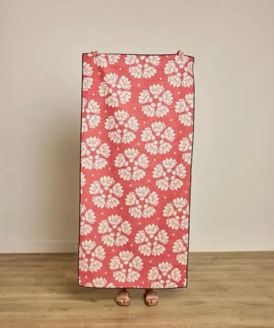 *NEW* Geometry Maverick Floral Beach Towel - Image 1