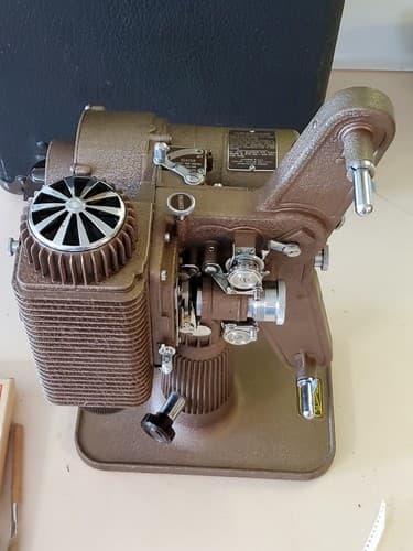 Vintage DeJUR 8mm Home Movie Projector Model 85 w/ Original Case 1950s. Bundle - Thumbnail 11