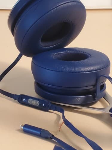 APPLE BEATS A1746 Wired Headphones LOT OF 2. Blue Leather. 1. Used, exc 2.PARTS - Thumbnail 15