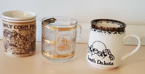 Mount Rushmore South Dakota coffee mug cup glass ceramic lot of 3. Exc cond - Image 1
