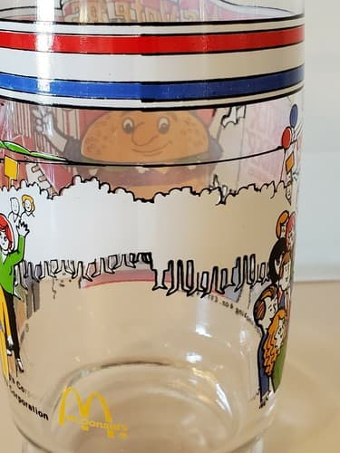 McDonald's McVote Quarter Pounder with Cheese drinking glass. Rare 1986 election - Thumbnail 4