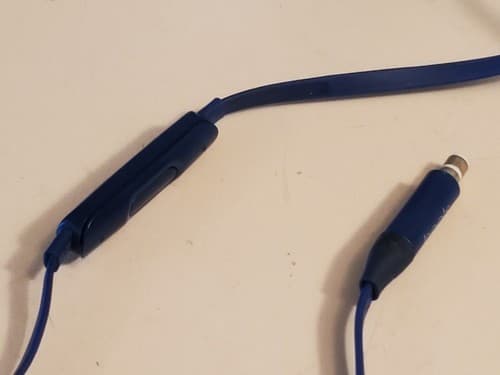 APPLE BEATS A1746 Wired Headphones LOT OF 2. Blue Leather. 1. Used, exc 2.PARTS - Thumbnail 2