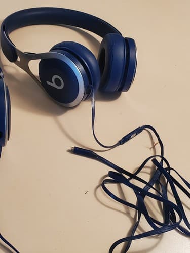 APPLE BEATS A1746 Wired Headphones LOT OF 2. Blue Leather. 1. Used, exc 2.PARTS - Thumbnail 12