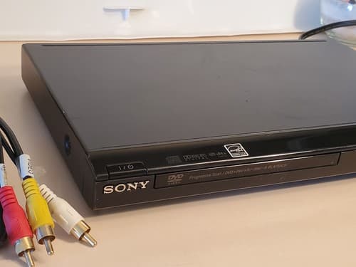 SONY DVP-SR200P DVD / CD Player. Progressive Scan. Tested works. Bundle cables - Thumbnail 10