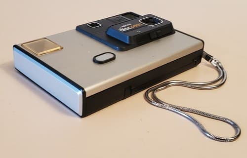 Vintage 1983 Kodak Disc 4000 Camera by EASTMAN KODAK COMPANY with strap - Thumbnail 2