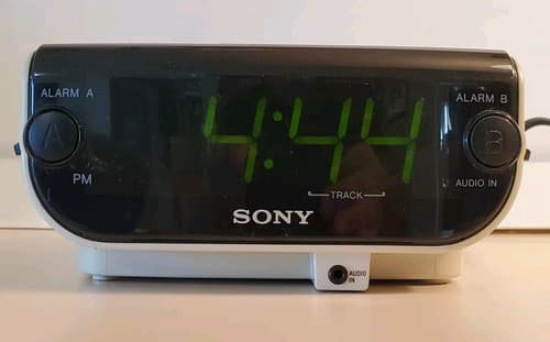 SONY ICF-CD815 Dream Machine AM/FM Stereo, CD, Aux input. Dual Alarm Clock ++ - Image 1